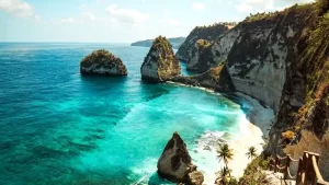 Mengungkap Keajaiban Nusa Penida, Menjelajahi Tempat-tempat Wisata Terbaik di Pulau Bali yang Terpisah