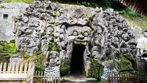 Petualangan Spiritual di Goa Gajah Ubud, Menjelajahi Keindahan Alam dan Keagungan Budaya Bali