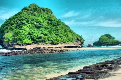 Wisata Pantai Malang, Panduan Lengkap Menjelajahi Pantai-Pantai Cantik di Malang