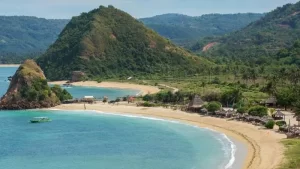 Pantai Senggigi Lombok, Eksotisme Tropis yang Memukau