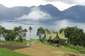 10 Wisata Sumatera Barat Paling Populer dan Ikonik