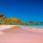7 Pantai Tercantik di Indonesia yang Harus Dikunjungi